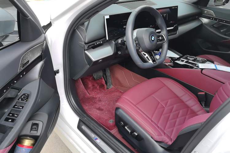 Used BMW i5 2025 eDrive 40L M Sport Package Driver Seat