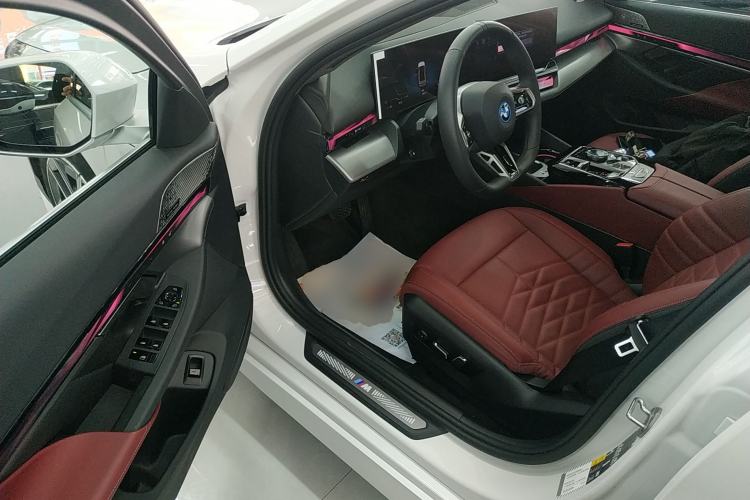 Used BMW i5 2025 eDrive 40L M Sport Package Driver Seat