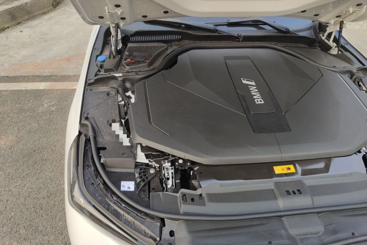Used BMW i5 2025 eDrive 35L M Sport Package Engine Bay Right