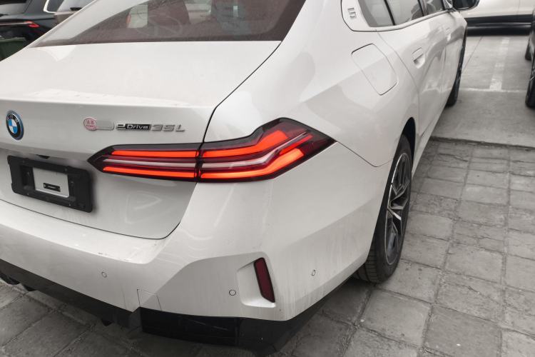 Used BMW i5 2025 eDrive 35L M Sport Package Exterior 3