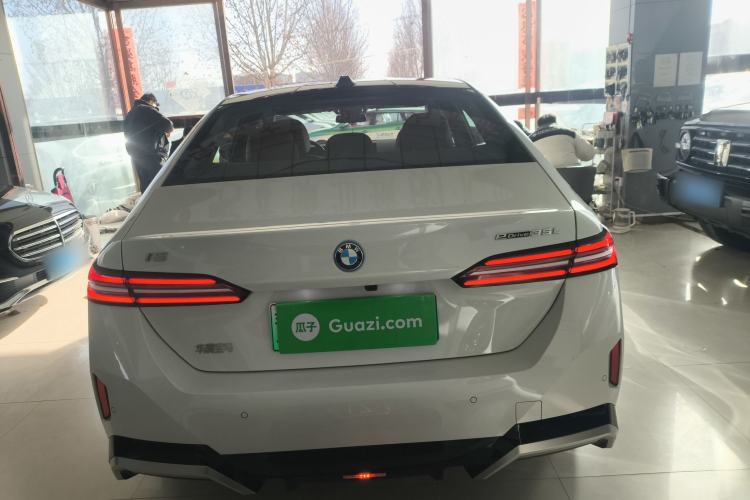 Used BMW i5 2025 eDrive 35L M Sport Package Exterior 4