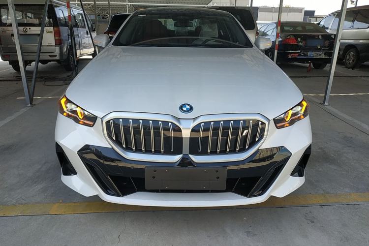 Used BMW i5 2025 eDrive 35L Luxury Package Front