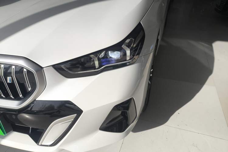 Used BMW i5 2025 eDrive 35L M Sport Package Left Front Headlight