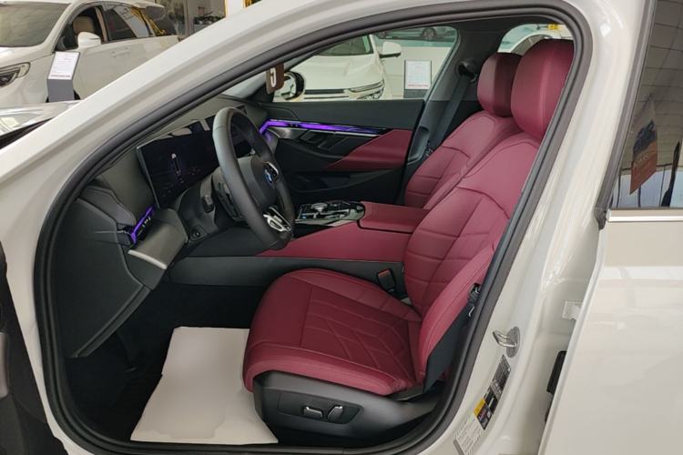 Used BMW i5 2025 eDrive 35L M Sport Package Left Front Seat