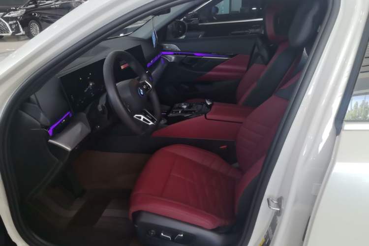 Used BMW i5 2025 eDrive 40L M Sport Package Left Front Seat