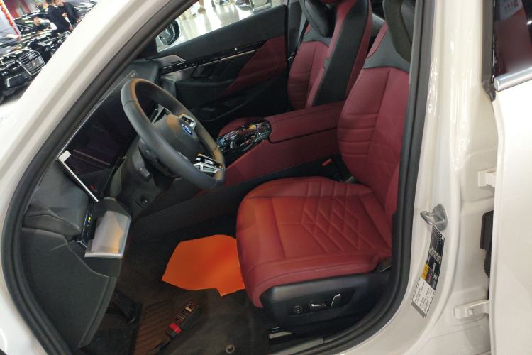 Used BMW i5 2025 eDrive 40L M Sport Package Left Front Seat