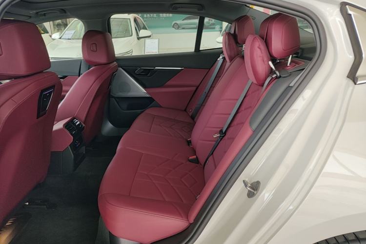 Used BMW i5 2025 eDrive 35L M Sport Package Left Rear Seat