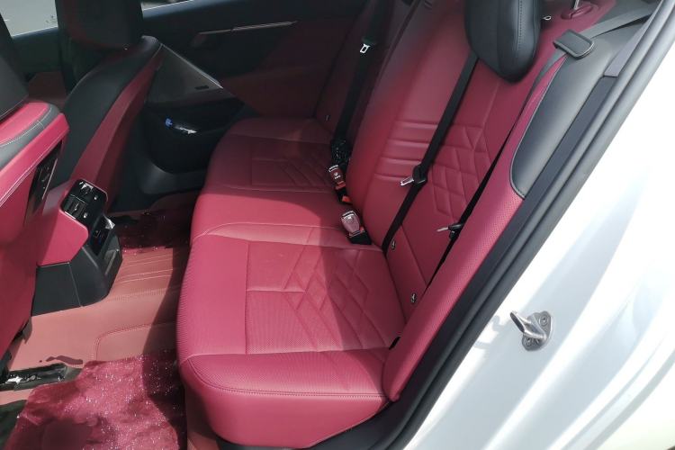 Used BMW i5 2025 eDrive 40L M Sport Package Left Rear Seat