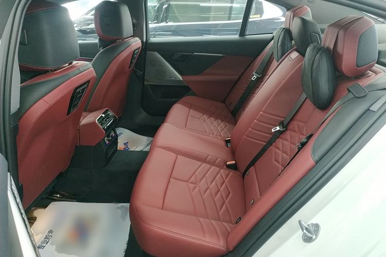 Used BMW i5 2025 eDrive 40L M Sport Package Left Rear Seat