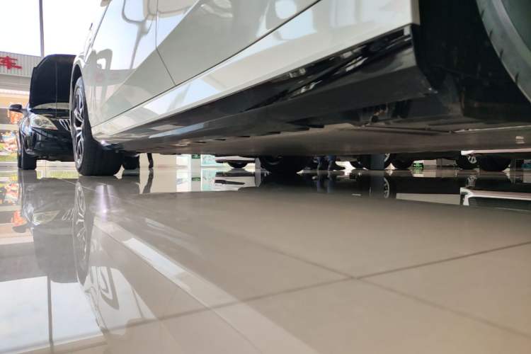 Used BMW i5 2025 eDrive 35L M Sport Package Left Side Sill