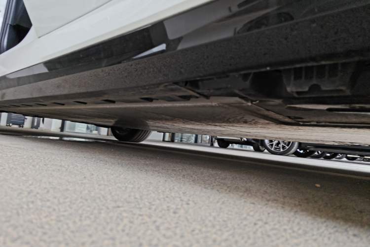 Used BMW i5 2025 eDrive 35L M Sport Package Left Side Sill