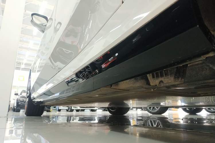 Used BMW i5 2025 eDrive 40L M Sport Package Left Side Sill