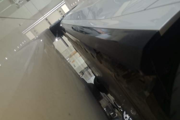 Used BMW i5 2025 eDrive 40L M Sport Package Left Side Sill