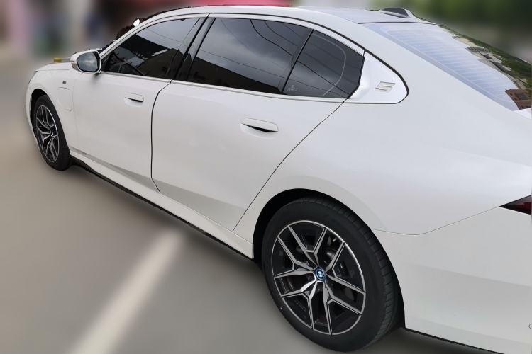 Used BMW i5 2025 eDrive 40L M Sport Package Rear Left 45 Deg