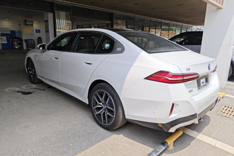 Used BMW i5 2025 eDrive 35L M Sport Package Rear Left 45 Deg
