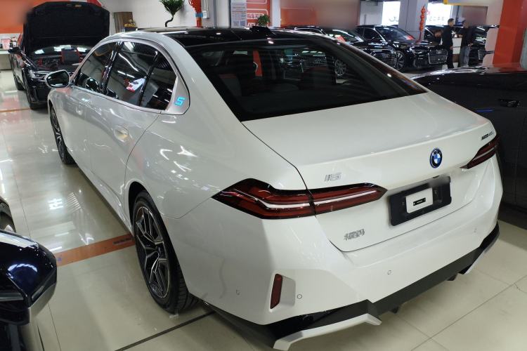 Used BMW i5 2025 eDrive 40L M Sport Package Rear Left 45 Deg