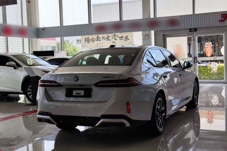 Used BMW i5 2025 eDrive 35L M Sport Package Rear Right 45 Deg