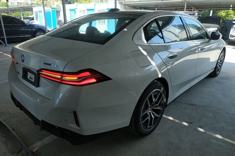 Used BMW i5 2025 eDrive 35L Luxury Package Rear Right 45 Deg