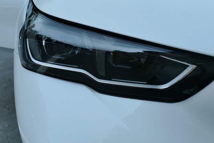 Used BMW i5 2025 eDrive 40L M Sport Package Right Front Headlight