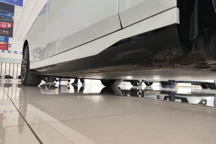 Used BMW i5 2025 eDrive 35L M Sport Package Right Side Sill