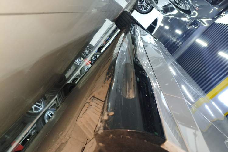 Used BMW i5 2025 eDrive 40L M Sport Package Right Side Sill