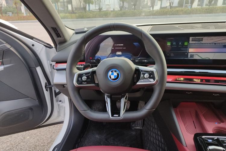 Used BMW i5 2025 eDrive 35L M Sport Package Steering Wheel