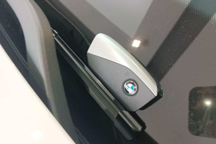 Used BMW i5 2025 eDrive 35L M Sport Package Vehicle Key