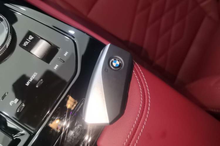 Used BMW i5 2025 eDrive 40L M Sport Package Vehicle Key