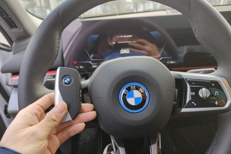 Used BMW i5 2025 eDrive 35L M Sport Package Vehicle Key