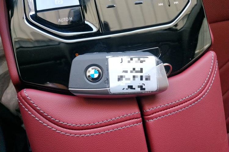 Used BMW i5 2025 eDrive 35L Luxury Package Vehicle Key