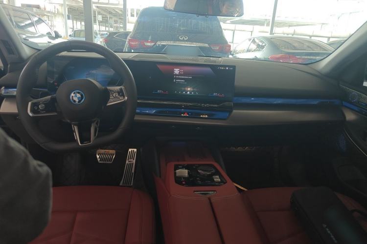 Used BMW i5 2026 Model, Facelifted eDrive 35L M Sport Package Center Console