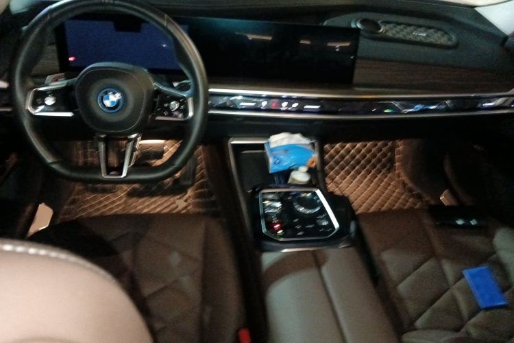 Used BMW i7 2023 eDrive50L Leading M Sport Package Center Console