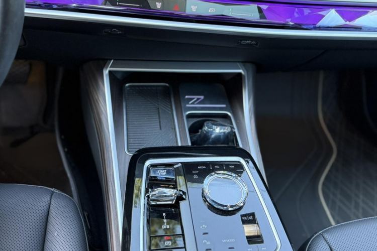 Used BMW i7 2023 eDrive50L Premium Luxury Package Interior 4