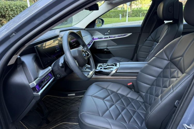 Used BMW i7 2023 eDrive50L Premium Luxury Package Interior 5