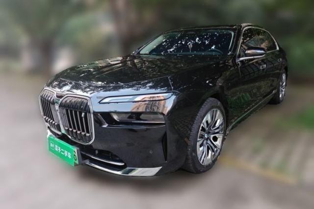 BMW i7 2023 xDrive60L Luxury Package d’occasion