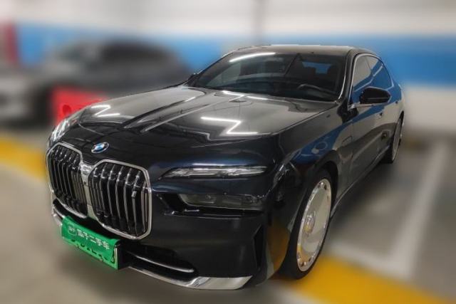 Used BMW i7 2023 xDrive60L Luxury Package
