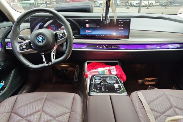 Used BMW i7 2023 eDrive50L Leading M Sport Package Center Console