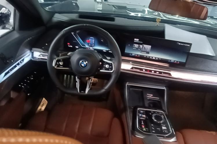 Used BMW i7 2023 eDrive50L Prestige M Sport Package Center Console