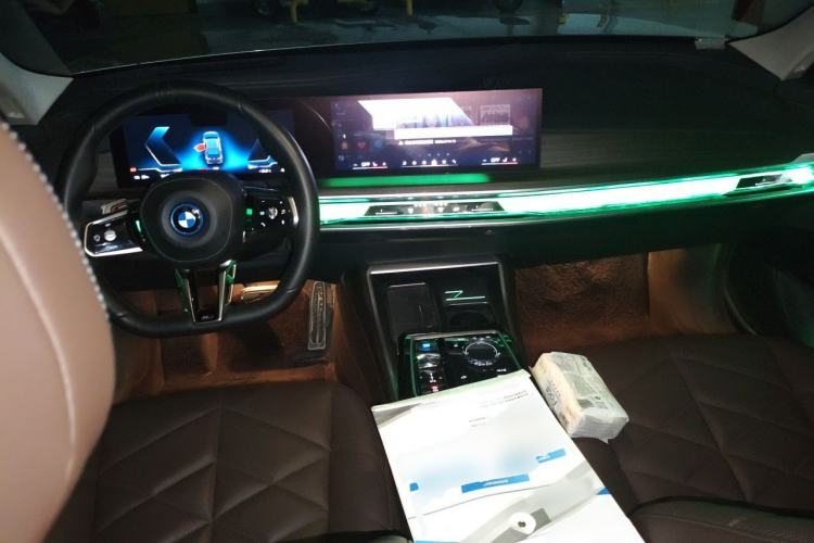 Used BMW i7 2023 eDrive50L Leading M Sport Package Center Console