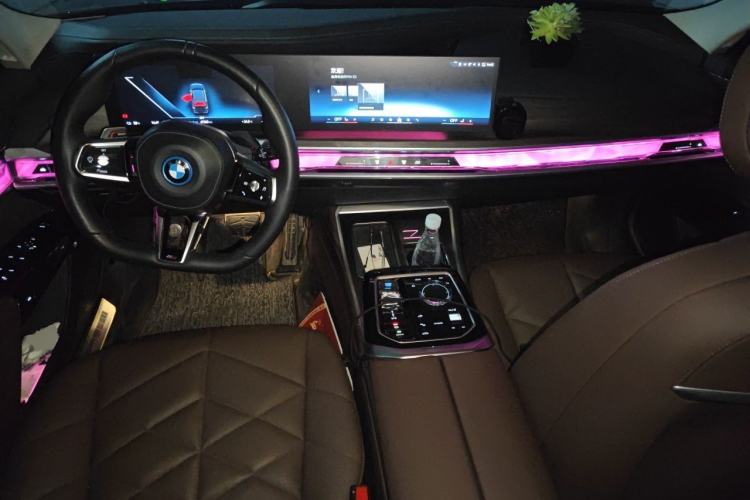 Used BMW i7 2023 eDrive50L Leading M Sport Package Center Console
