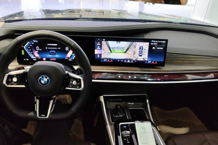 Used BMW i7 2023 eDrive50L Leading M Sport Package Center Console