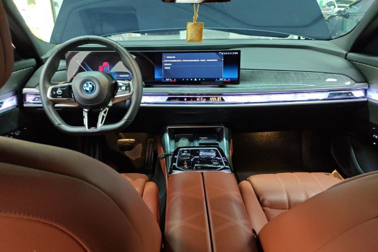 Used BMW i7 2023 eDrive50L Prestige M Sport Package Center Console