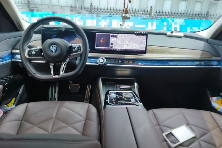 Used BMW i7 2023 eDrive50L Leading M Sport Package Center Console