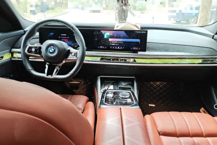 Used BMW i7 2023 eDrive50L Prestige M Sport Package Center Console