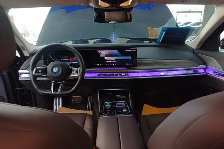 Used BMW i7 2023 eDrive50L Leading M Sport Package Center Console