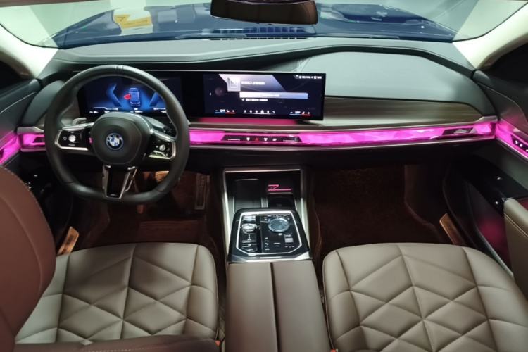 Used BMW i7 2023 eDrive50L Leading M Sport Package Center Console