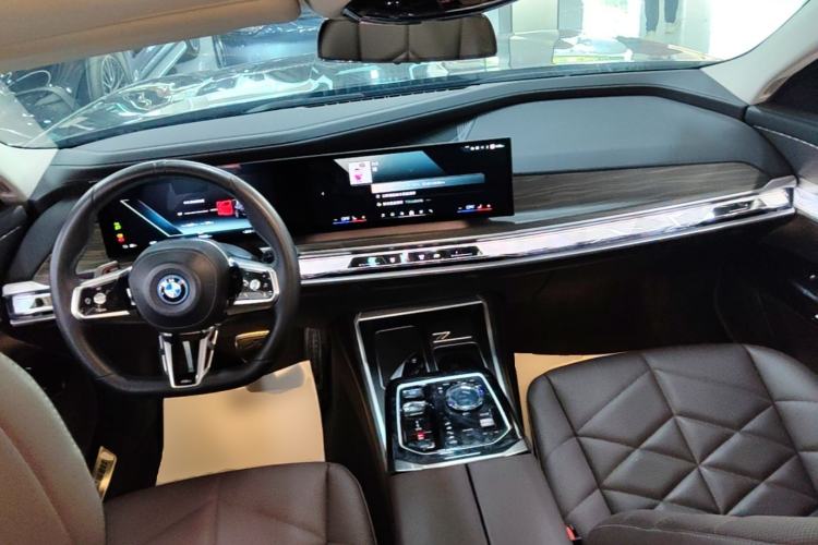 Used BMW i7 2023 eDrive50L Leading M Sport Package Center Console