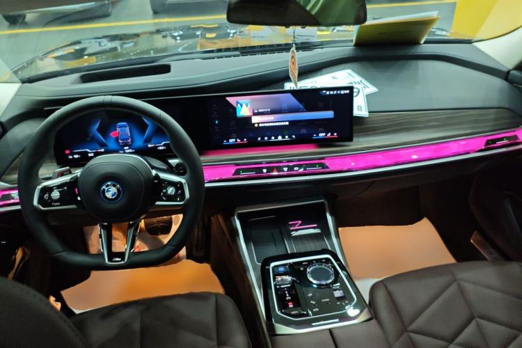 Used BMW i7 2023 eDrive50L Leading M Sport Package Center Console