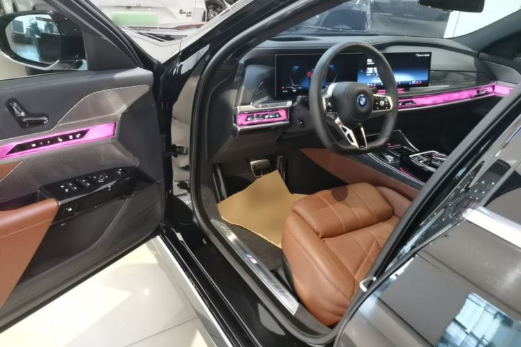Used BMW i7 2023 eDrive50L Prestige M Sport Package Driver Seat