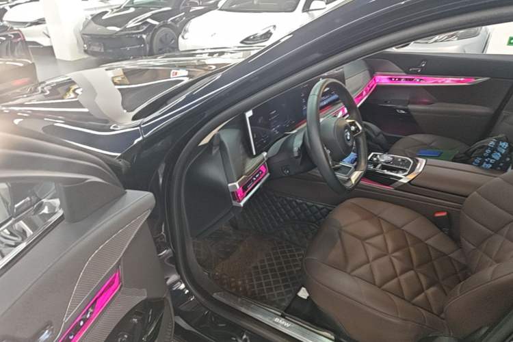 Used BMW i7 2023 eDrive50L Premium Luxury Package Driver Seat